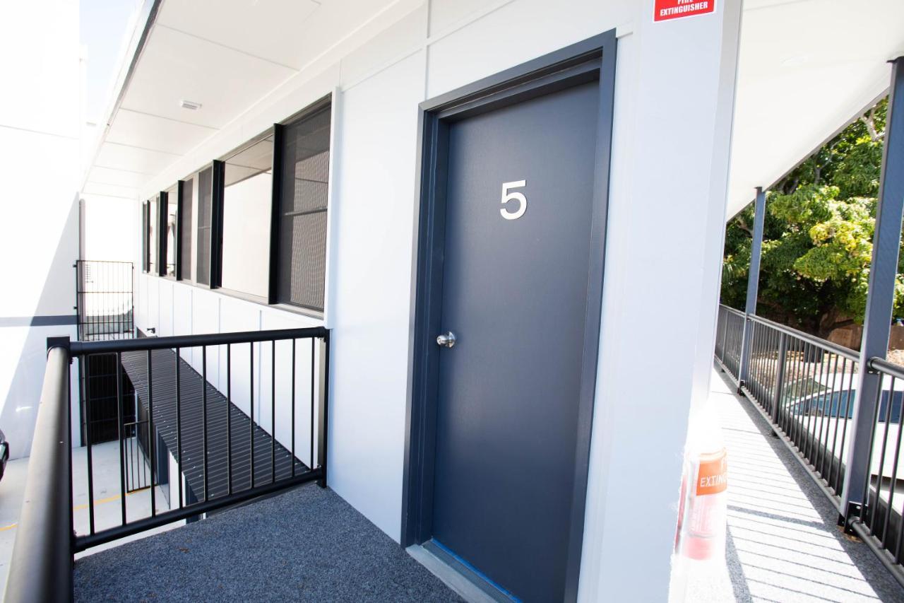 Airlie Sun & Sand Accommodation #5 Airlie Beach Exteriör bild