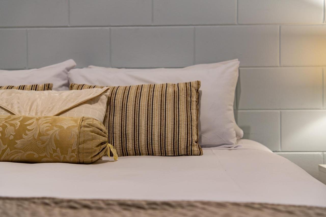 Airlie Sun & Sand Accommodation #5 Airlie Beach Exteriör bild